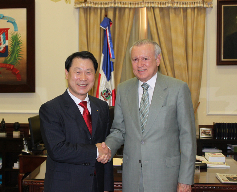 김완희 회장, 도미니카 공화국 부통령 예방