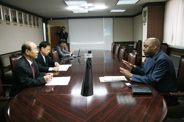 주한 르완다 대사, 협회 내방