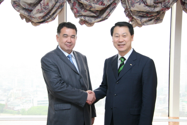 김완희 회장, 주한 키르기즈스탄 대사와 교류협력 논의