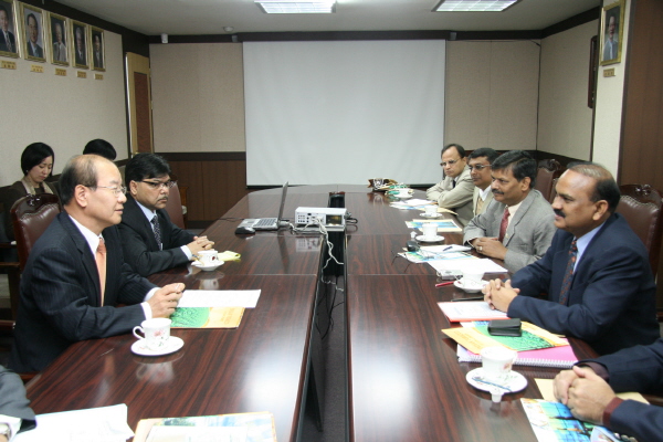 인도 무역대표단, 협회 내방