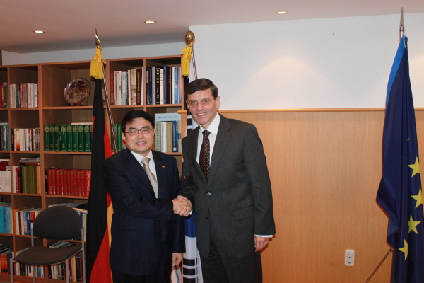 이주태 회장, 주한독일대사와 양국교역증진방안 논의