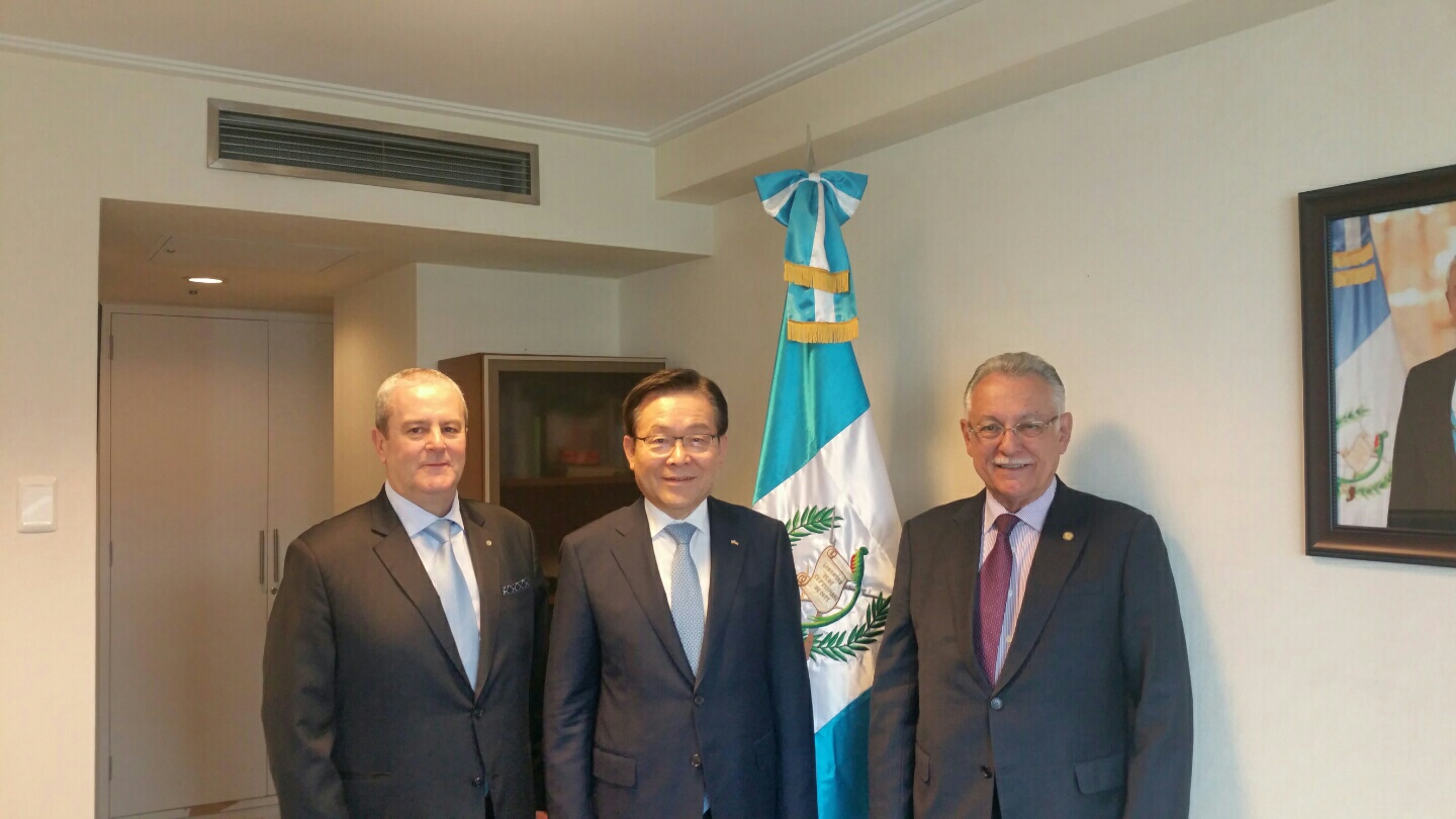 전임/신임 주한과테말라대사와 면담