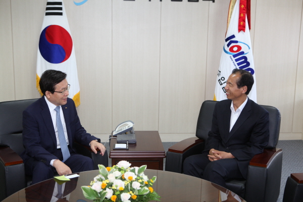 강원도지사, 신태용 회장 예방