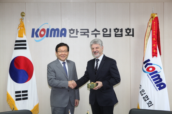 주한 루마니아 대사 신태용 회장 내방