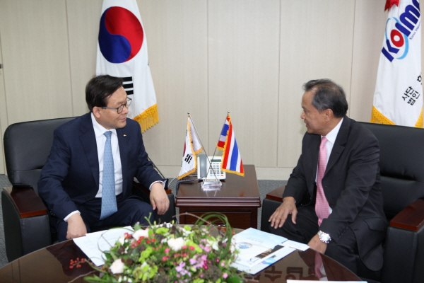 주한 태국 대사, 신태용 회장 예방