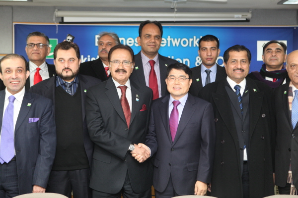 파키스탄 상무장관, 협회 내방