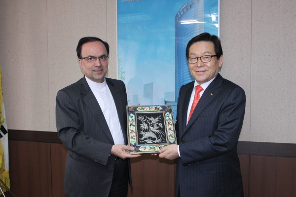 주한 이란 대사, 신태용 회장 예방