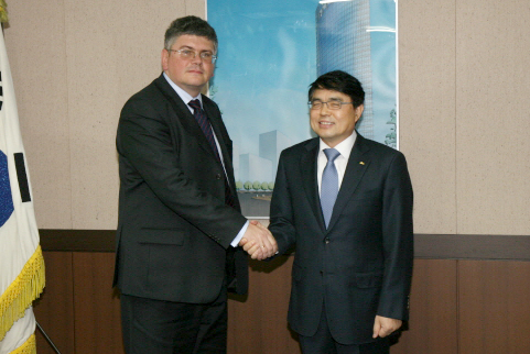 헝가리 국무총리실 특사 협회 내방