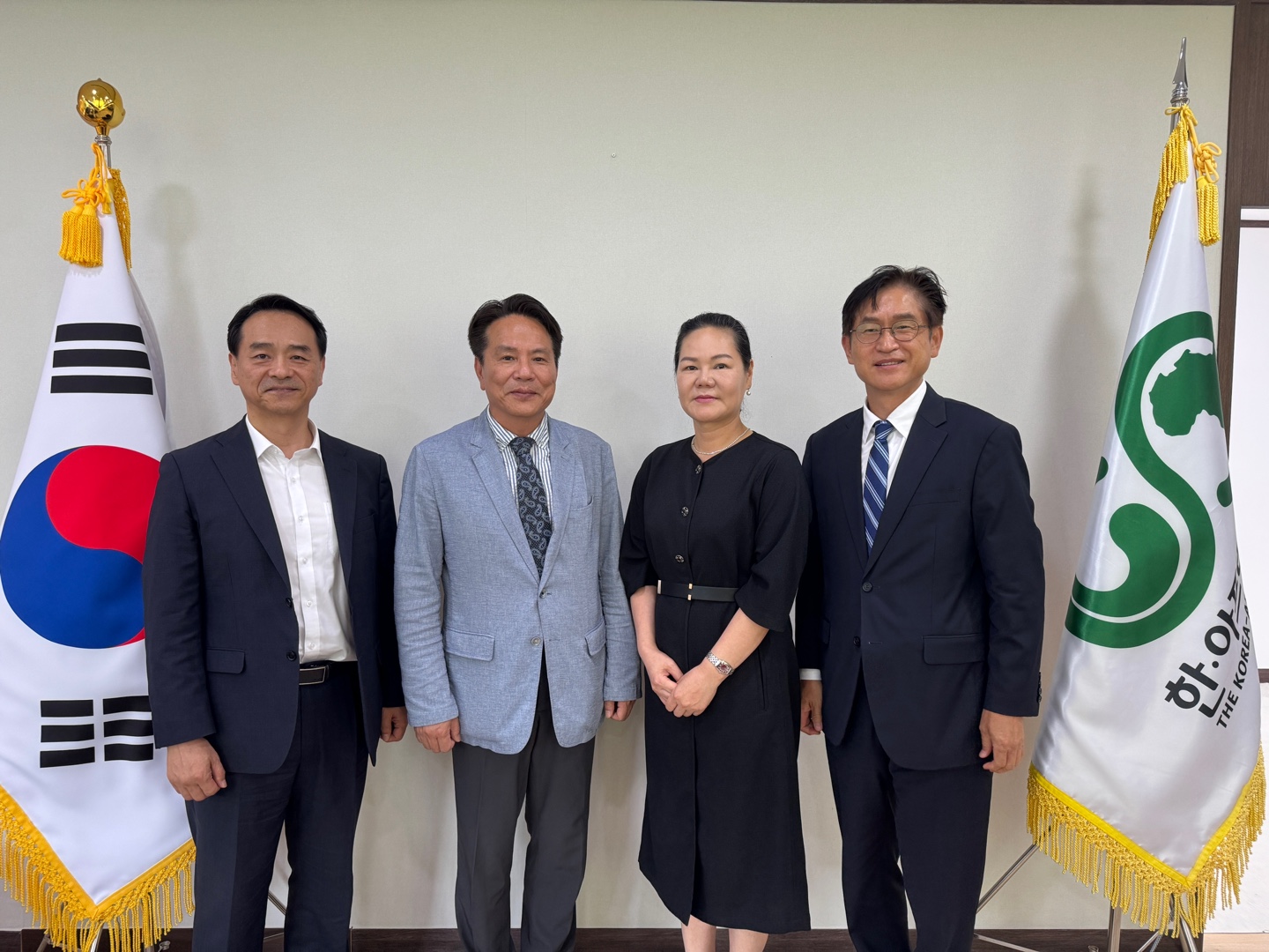 한∙아프리카재단 이사장 예방, 아프리카 수입 확대 방안 논의